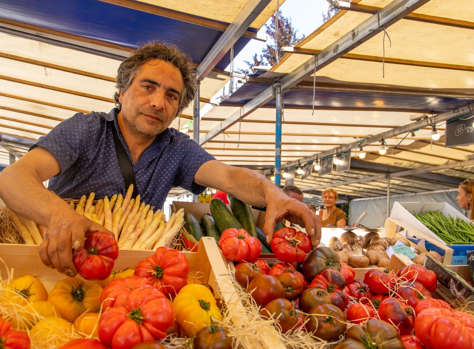 Photo de commerçant sur un marché