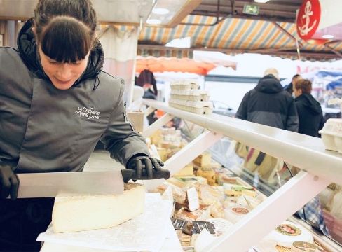 Photo de commerçant sur un marché