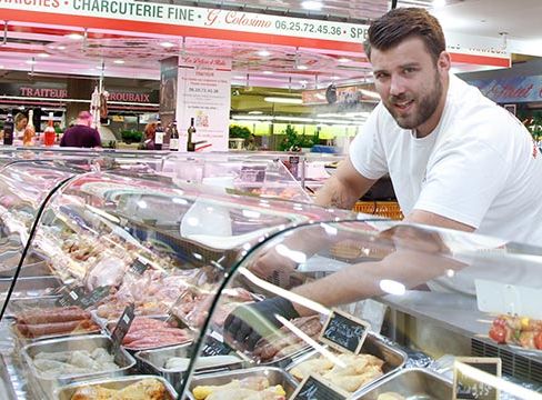 Photo de commerçant sur un marché