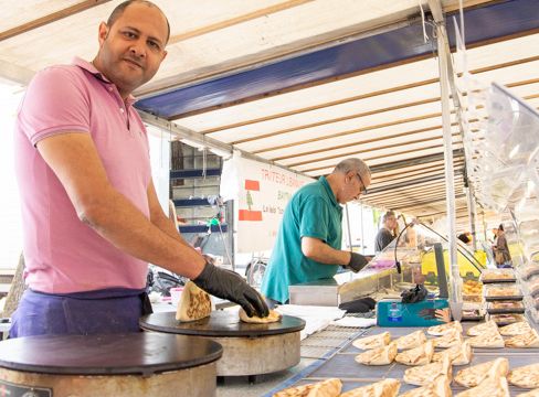Photo de commerçant sur un marché